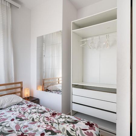 Light Modern Apartment In The Heart Of Антверпен Екстериор снимка
