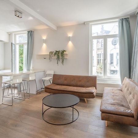 Light Modern Apartment In The Heart Of Антверпен Екстериор снимка