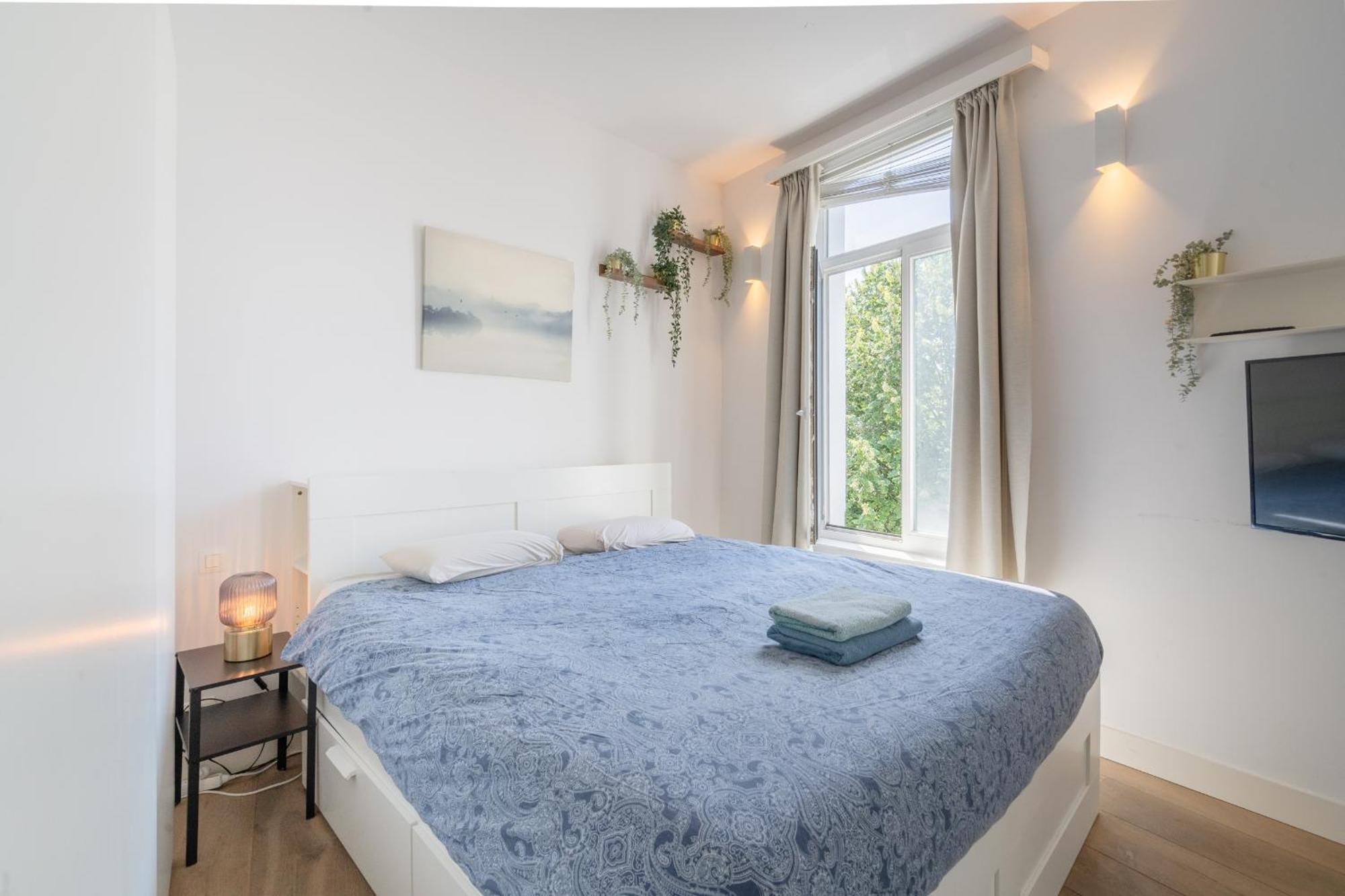Light Modern Apartment In The Heart Of Антверпен Екстериор снимка